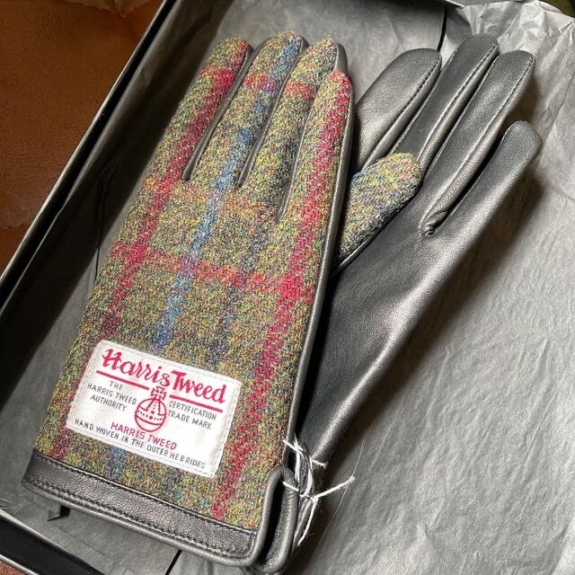 Harris Tweed(ハリスツイード)のまゆ様専用　新品未使用　HARRIS TWEED グローブ　牛革　手袋 レディースのファッション小物(手袋)の商品写真