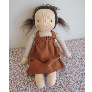 キャラメルベビー&チャイルド(Caramel baby&child )の新品 Little kin studio medium girl (人形)