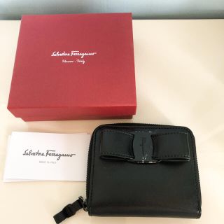 サルヴァトーレフェラガモ(Salvatore Ferragamo)のSalvatore Ferragamo ヴァラ リボン ラウンド 折財布(財布)