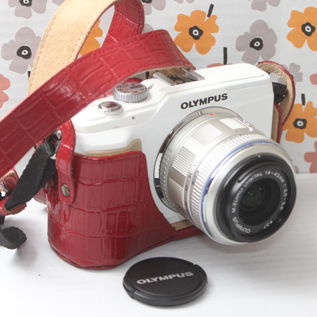 OLYMPUS(オリンパス)の❤️Wi-Fi❤️オリンパス PL2 ミラーレスカメラ【ダブルズームキット】 スマホ/家電/カメラのカメラ(ミラーレス一眼)の商品写真