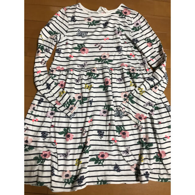 H&M(エイチアンドエム)のH&M カットソーワンピースセットで　おまとめ キッズ/ベビー/マタニティのキッズ服女の子用(90cm~)(Tシャツ/カットソー)の商品写真