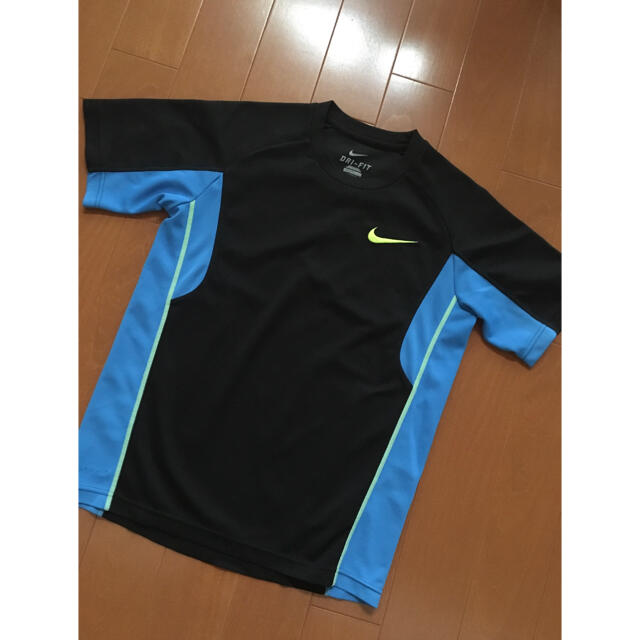 NIKE(ナイキ)のNIKE ナイキ メンズTシャツ　Sサイズ メンズのトップス(Tシャツ/カットソー(半袖/袖なし))の商品写真