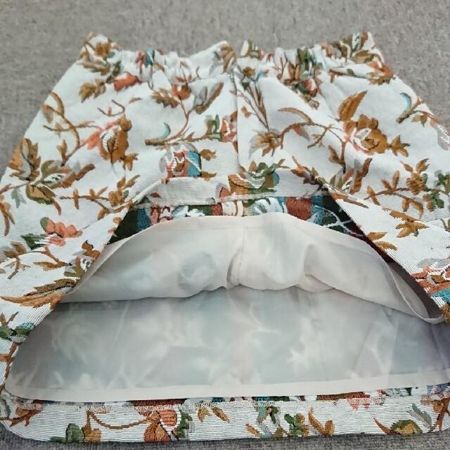 LOWRYS FARM(ローリーズファーム)のローリーズファーム花柄スカート レディースのスカート(ひざ丈スカート)の商品写真