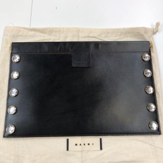 マルニ(Marni)の美品！MARNI A4 ビジュー レザー クラッチバッグ(クラッチバッグ)