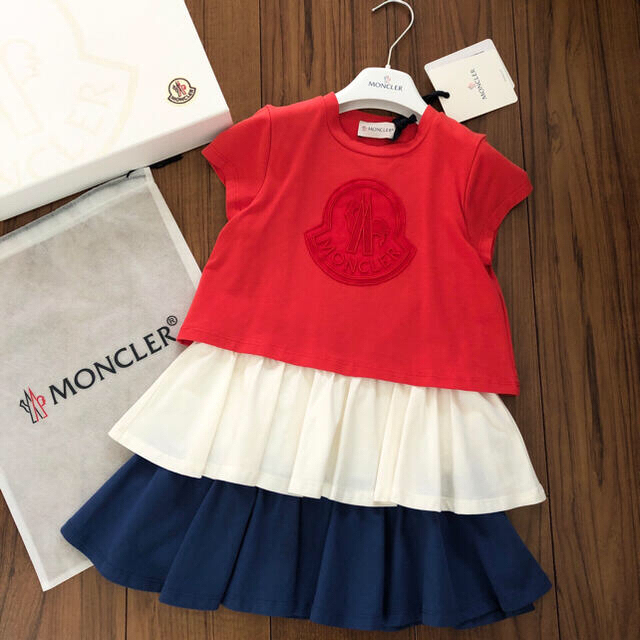 MONCLER(モンクレール)の【お取置き中】モンクレール 新品ワンピース 6a キッズ/ベビー/マタニティのキッズ服女の子用(90cm~)(ワンピース)の商品写真