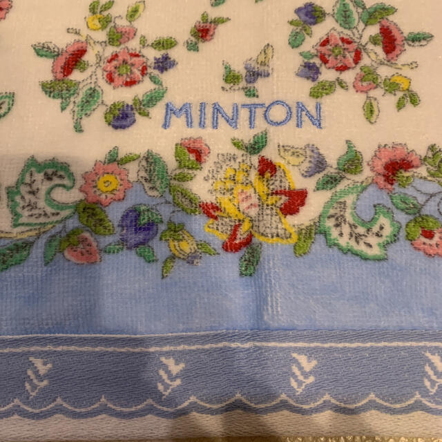 MINTON(ミントン)の未使用のミントンのハンドタオルです。 インテリア/住まい/日用品の日用品/生活雑貨/旅行(タオル/バス用品)の商品写真