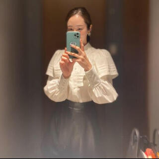 akiki  big frill shirt/ white(シャツ/ブラウス(長袖/七分))