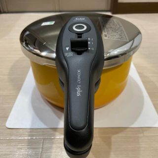 ヴェーエムエフ(WMF)の専用出品です。シリット silit 圧力鍋4.5L クレイジーイエロー　美中古(鍋/フライパン)