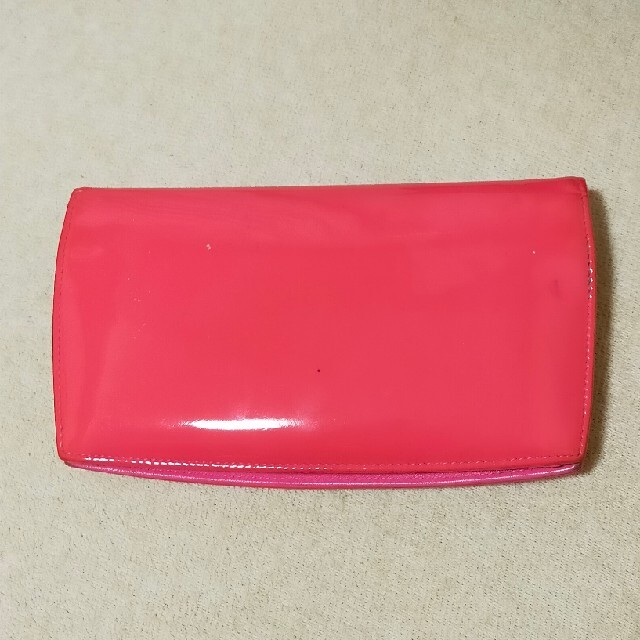 CHANEL(シャネル)のシャネル　エナメル財布 レディースのファッション小物(財布)の商品写真