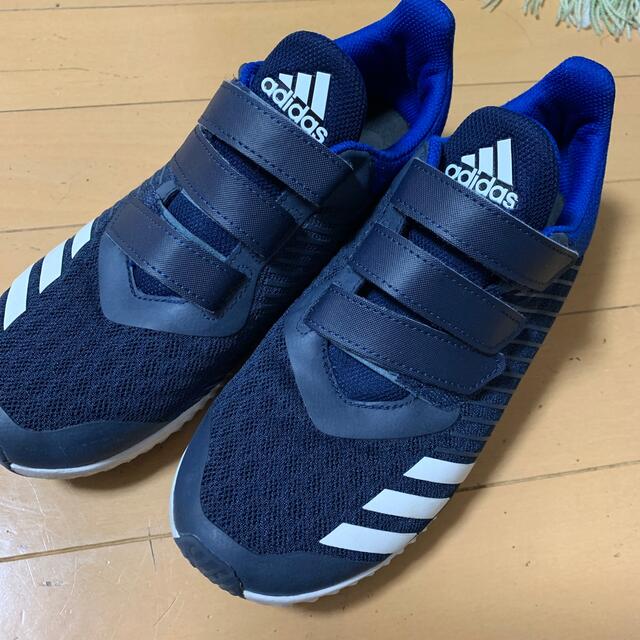 adidas(アディダス)のアディダス　23センチスニーカー　紺×青 キッズ/ベビー/マタニティのキッズ靴/シューズ(15cm~)(スニーカー)の商品写真