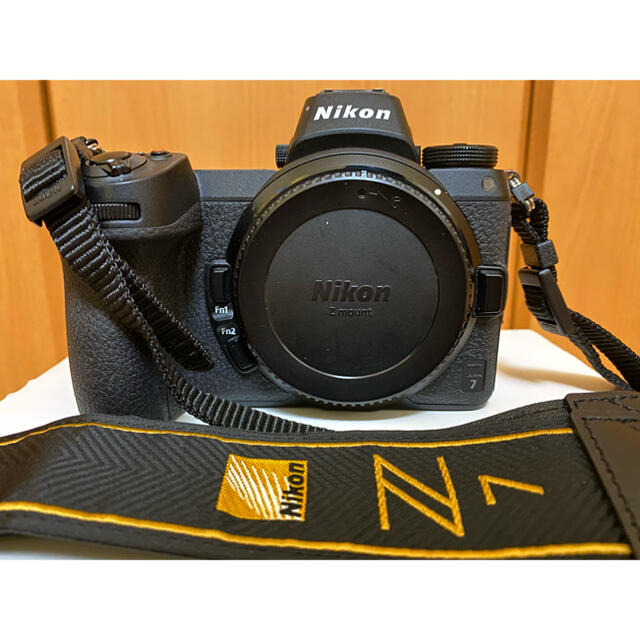 【最終価格】Nikon Z7ボディ(プレミアムストラップ付)