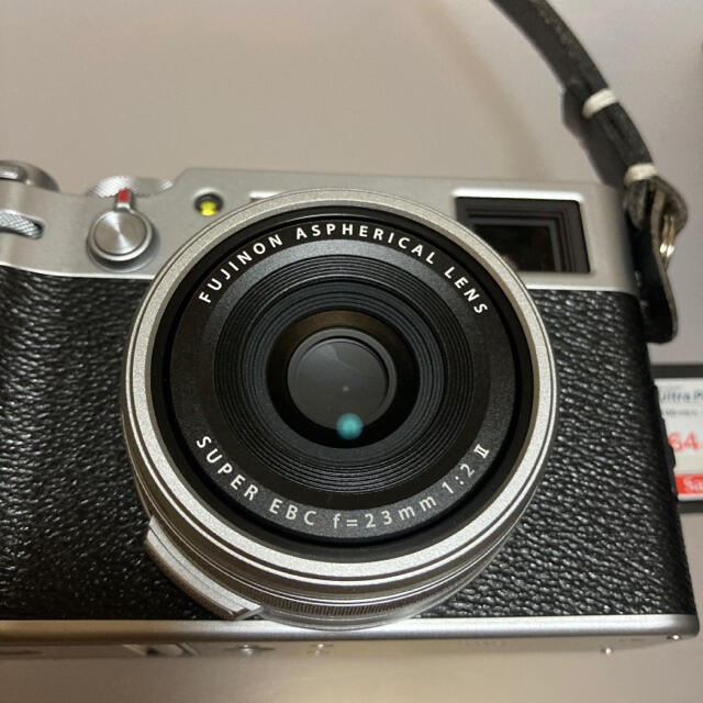 富士フイルム(フジフイルム)の【専用】FUJIFILM X100V(シルバー)  セット スマホ/家電/カメラのカメラ(コンパクトデジタルカメラ)の商品写真