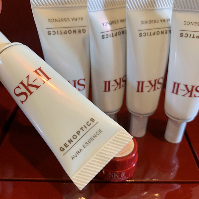 SK-II(エスケーツー)の5本で50ml SK-II ジェノプティクス  オーラエッセンス　美白美容液 コスメ/美容のスキンケア/基礎化粧品(美容液)の商品写真