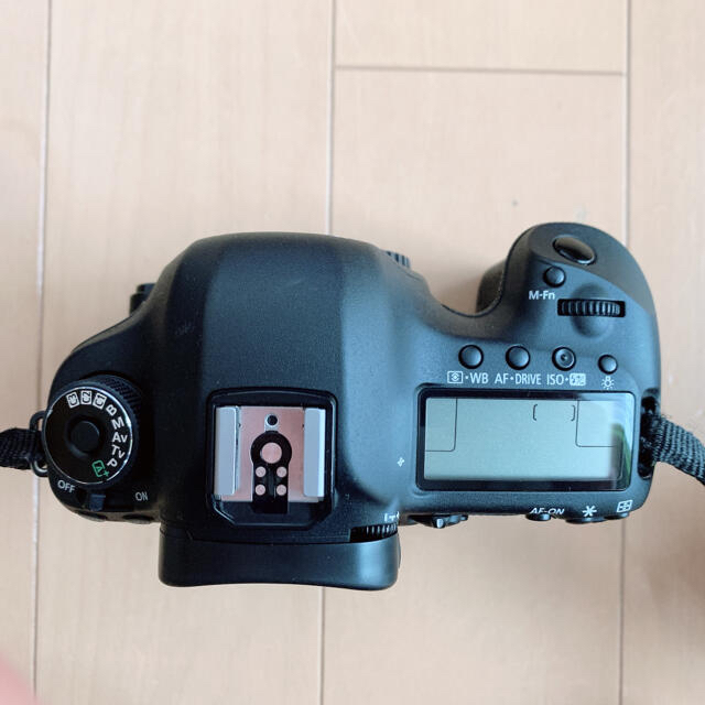 Canon(キヤノン)のCanon EOS 5D MARK3 EF24-105L IS Uキット スマホ/家電/カメラのカメラ(デジタル一眼)の商品写真