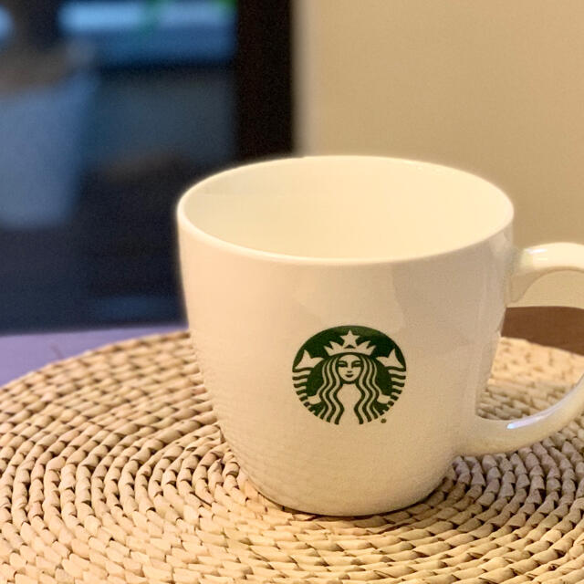 Starbucks Coffee(スターバックスコーヒー)の美品！スタバマグカップ　大サイズ インテリア/住まい/日用品のキッチン/食器(グラス/カップ)の商品写真