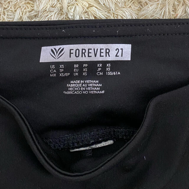 FOREVER 21(フォーエバートゥエンティーワン)のForever 21 スポーツパンツ スポーツ/アウトドアのトレーニング/エクササイズ(トレーニング用品)の商品写真