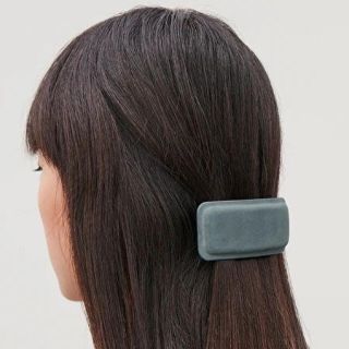 コス(COS)のcosstores COS  コス　バレッタ　ヘアアクセサリー(バレッタ/ヘアクリップ)