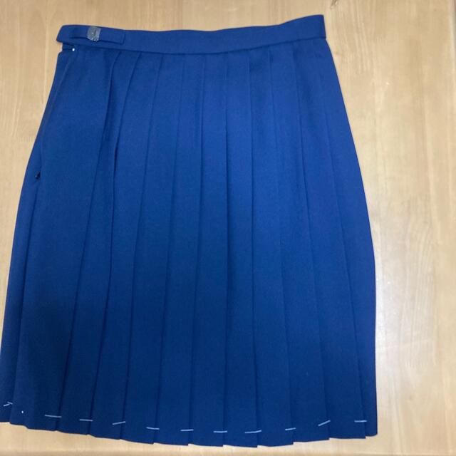 MICHEL KLEIN(ミッシェルクラン)の濃紺ひだスカート レディースのスカート(ひざ丈スカート)の商品写真