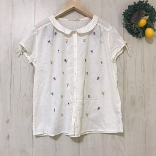 エヘカソポ(ehka sopo)のehka sopo小花刺繍丸襟綿ブラウス　エヘカソポ春夏物　可愛いナチュラル(シャツ/ブラウス(半袖/袖なし))