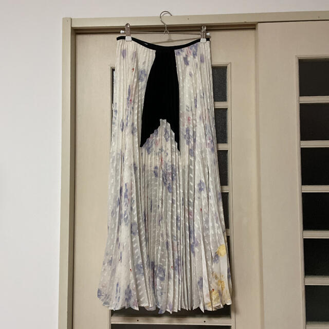 mame(マメ)の6/29まで限定価格　mame kurogouchi スカート　19ss レディースのスカート(ロングスカート)の商品写真