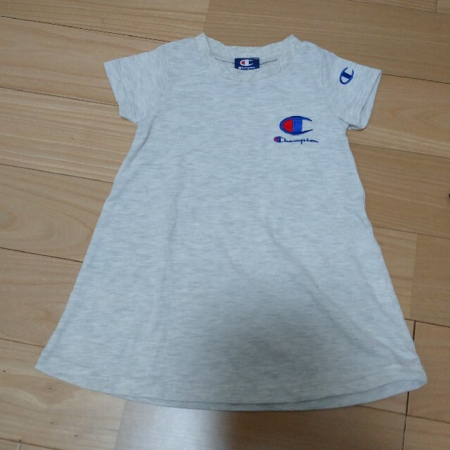 Champion(チャンピオン)の未着用　チャンピオン　ワンピース2点セット キッズ/ベビー/マタニティのキッズ服女の子用(90cm~)(ワンピース)の商品写真