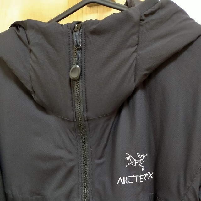 ARC'TERYX(アークテリクス)のアークテリクス　ATOM　LT HOODY メンズのジャケット/アウター(マウンテンパーカー)の商品写真