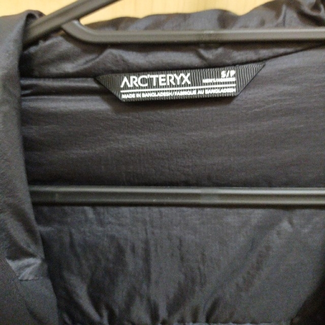 ARC'TERYX(アークテリクス)のアークテリクス　ATOM　LT HOODY メンズのジャケット/アウター(マウンテンパーカー)の商品写真