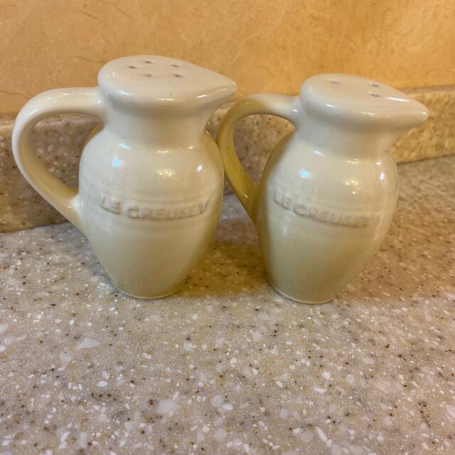 LE CREUSET(ルクルーゼ)のルクルーゼ  Salt&Pepper Shakers ソルト　ペッパー インテリア/住まい/日用品のキッチン/食器(収納/キッチン雑貨)の商品写真