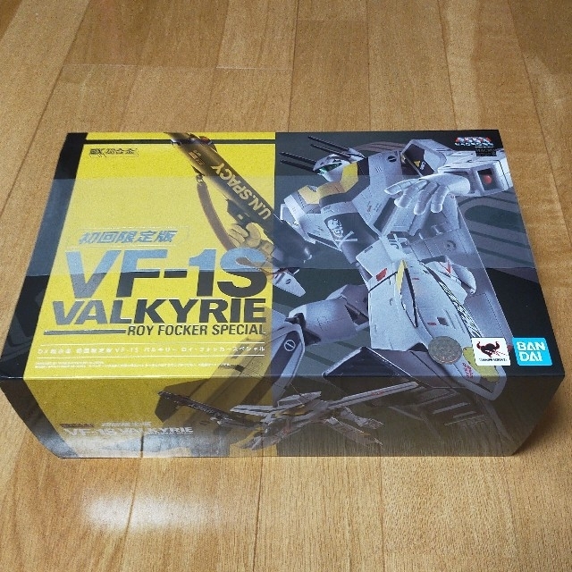 BANDAI - DX超合金 マクロス VF-1S バルキリー ロイ・フォッカースペシャル