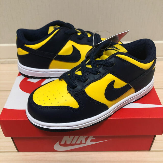 NIKE(ナイキ)の【送料込み★】NIKE TD DUNK LOW "MICHIGAN" 16㎝ キッズ/ベビー/マタニティのベビー靴/シューズ(~14cm)(スニーカー)の商品写真