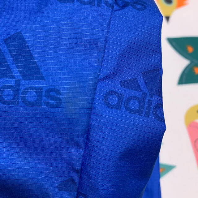 adidas(アディダス)のアディダス120 ウィンドブレーカー　訳あり　お値下げ不可 キッズ/ベビー/マタニティのキッズ服男の子用(90cm~)(ジャケット/上着)の商品写真