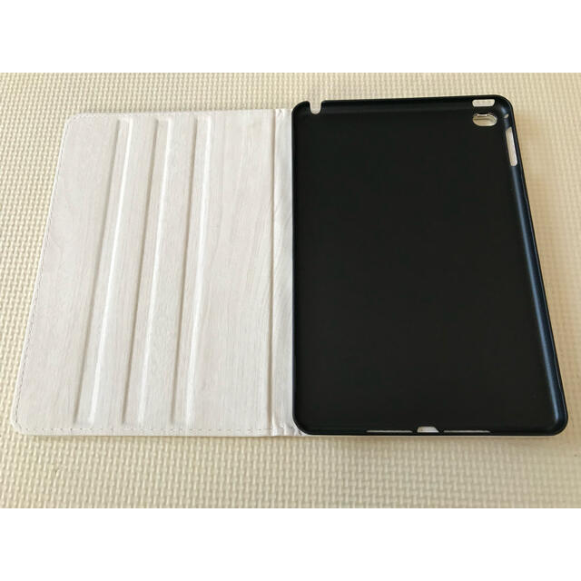 ipad カバー ケース 手帳型 オートスリープ 木目調 スマホ/家電/カメラのスマホアクセサリー(iPadケース)の商品写真