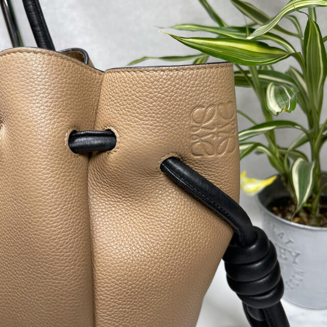 LOEWE(ロエベ)の5/17まで✨レアカラー✨美品✨LOEWE フラメンコ　ノット　スモールトート レディースのバッグ(トートバッグ)の商品写真