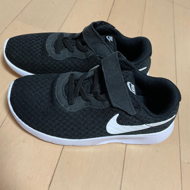 NIKE(ナイキ)のnike ナイキ　タンジュン　キッズ　スニーカー　19 キッズ/ベビー/マタニティのキッズ靴/シューズ(15cm~)(スニーカー)の商品写真