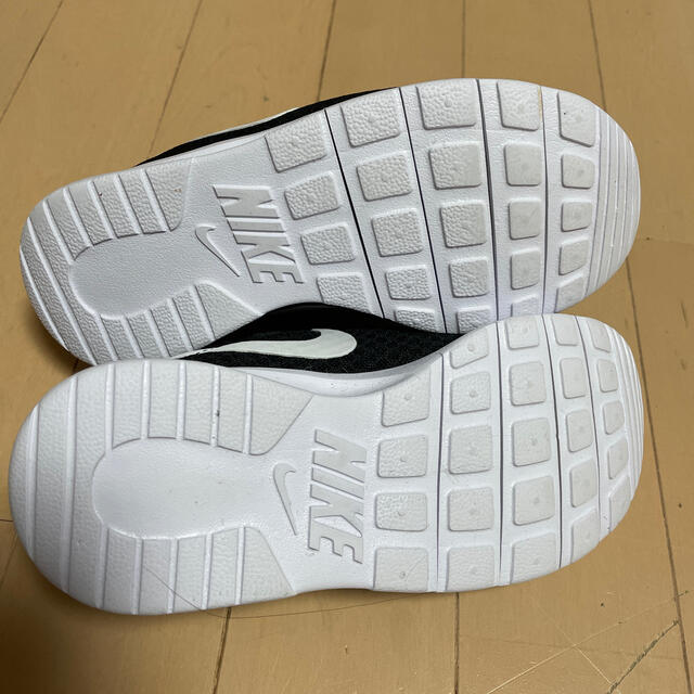 NIKE(ナイキ)のnike ナイキ　タンジュン　キッズ　スニーカー　19 キッズ/ベビー/マタニティのキッズ靴/シューズ(15cm~)(スニーカー)の商品写真