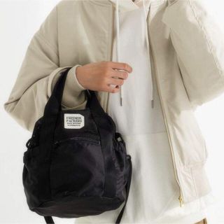 ユナイテッドアローズグリーンレーベルリラクシング(UNITED ARROWS green label relaxing)のfredrikpackers 巾着2WAYバッグ ブラック(ショルダーバッグ)