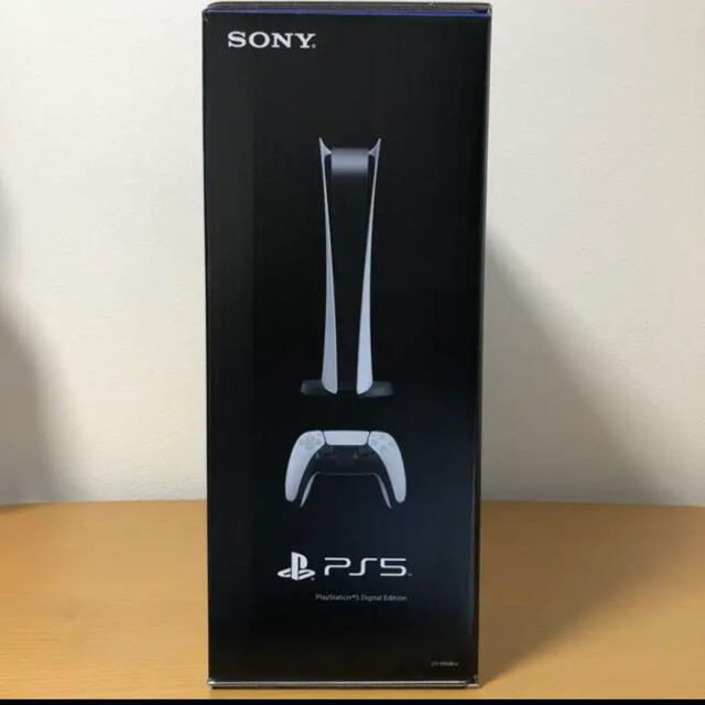 PlayStation(プレイステーション)のPlayStation 5 デジタルエディション エンタメ/ホビーのゲームソフト/ゲーム機本体(家庭用ゲーム機本体)の商品写真