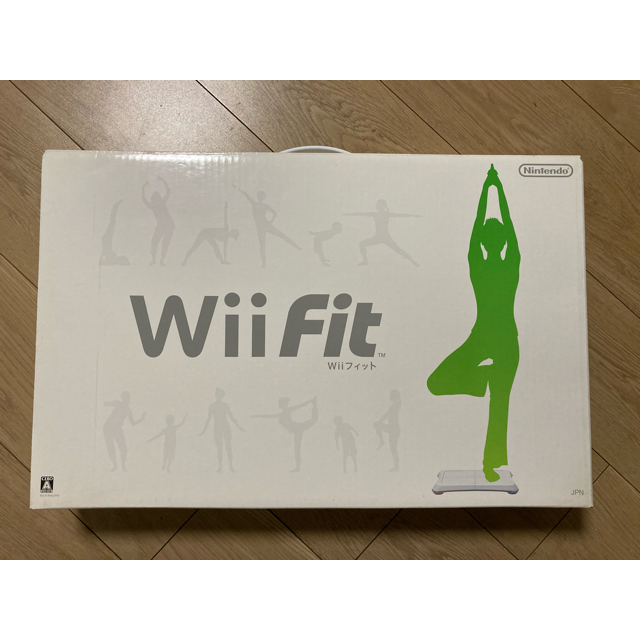 Wii U(ウィーユー)のWiiリモコンプラス モーションセンサー　ヌンチャク　and  Wii FIT エンタメ/ホビーのゲームソフト/ゲーム機本体(家庭用ゲーム機本体)の商品写真