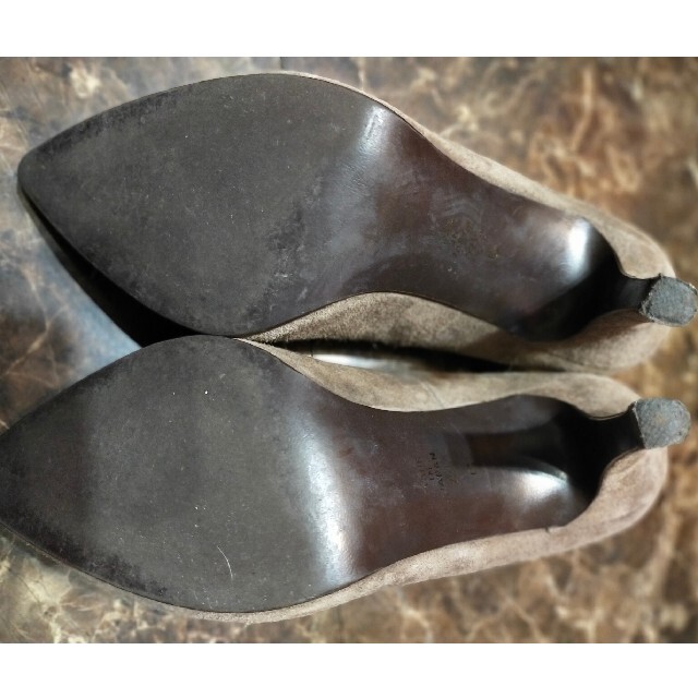 DIANA(ダイアナ)のDIANA グレージュスエードパンプス レディースの靴/シューズ(ハイヒール/パンプス)の商品写真