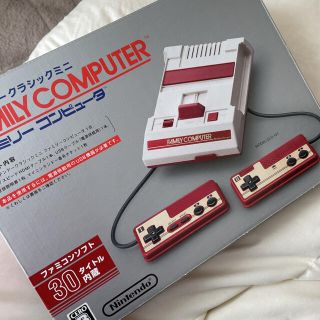 ファミリーコンピュータ(ファミリーコンピュータ)のクラシックミニファミリーコンピュータ(家庭用ゲーム機本体)