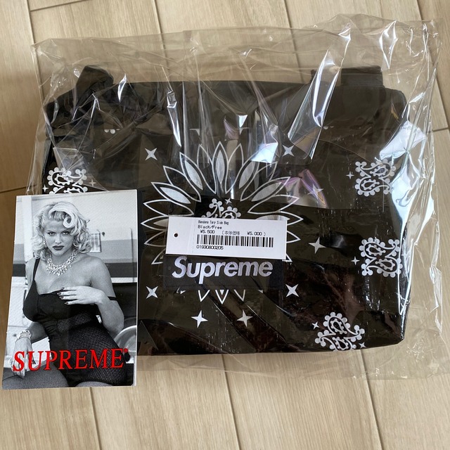 ① supreme   bandana trap bag シュプリーム　バンダナ