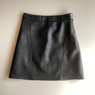 ザラ(ZARA)のzara フェイクレザー　ミニスカート(ミニスカート)