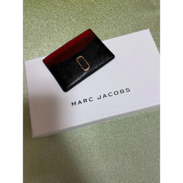 MARC BY MARC JACOBS(マークバイマークジェイコブス)のcomugi様専用　mark jacobs 定期入れ レディースのファッション小物(名刺入れ/定期入れ)の商品写真