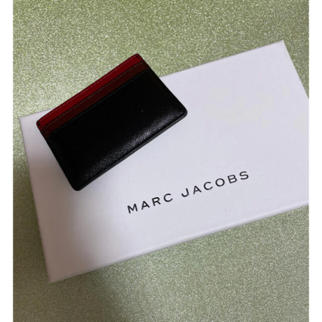 MARC BY MARC JACOBS(マークバイマークジェイコブス)のcomugi様専用　mark jacobs 定期入れ レディースのファッション小物(名刺入れ/定期入れ)の商品写真