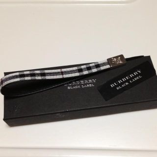 バーバリー(BURBERRY)のBURBERRY☆ストラップ(ストラップ/イヤホンジャック)