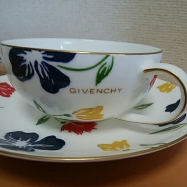 GIVENCHY(ジバンシィ)のジバンシーのコーヒーカップペア インテリア/住まい/日用品のキッチン/食器(グラス/カップ)の商品写真