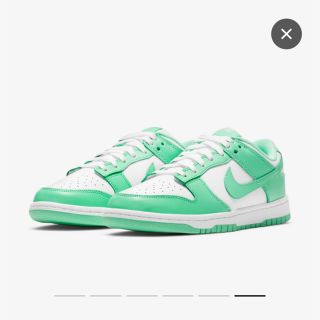 ナイキ(NIKE)のナイキ　ウィメンズ　ダンク　Low   Green  Glow(スニーカー)