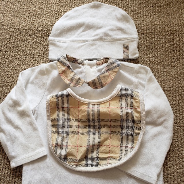 BURBERRY(バーバリー)のきー様専用　バーバリー　BURBERRY　ベビー服　6M 70 キッズ/ベビー/マタニティのメモリアル/セレモニー用品(お宮参り用品)の商品写真