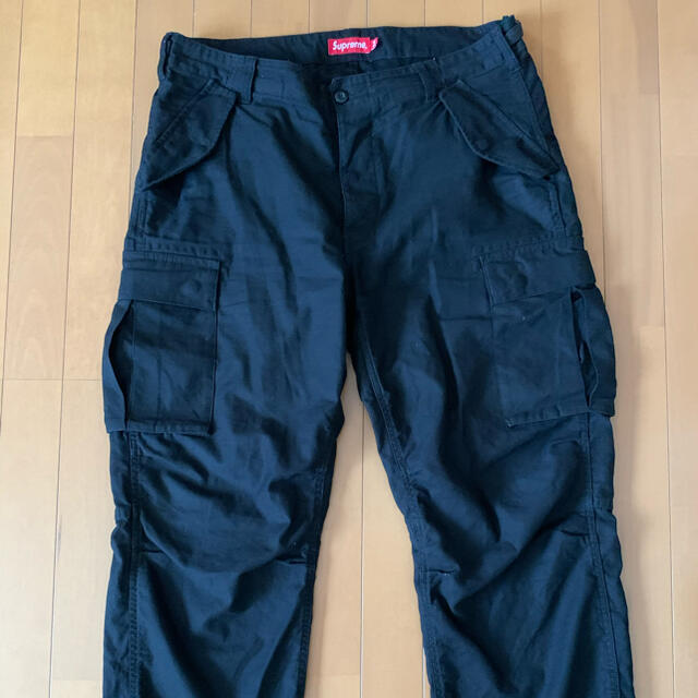 Supreme(シュプリーム)のsupreme cargo pant black 34 メンズのパンツ(ワークパンツ/カーゴパンツ)の商品写真