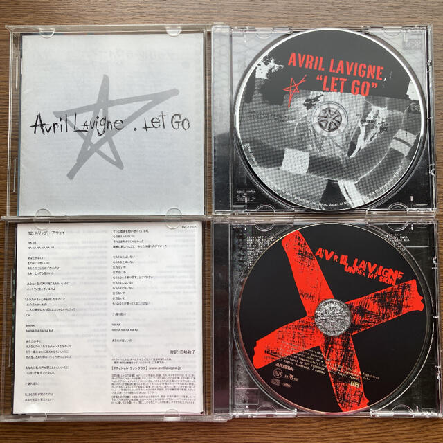 洋楽CDアルバム4枚セット アヴリル・ラヴィーン、U2 エンタメ/ホビーのCD(ポップス/ロック(洋楽))の商品写真